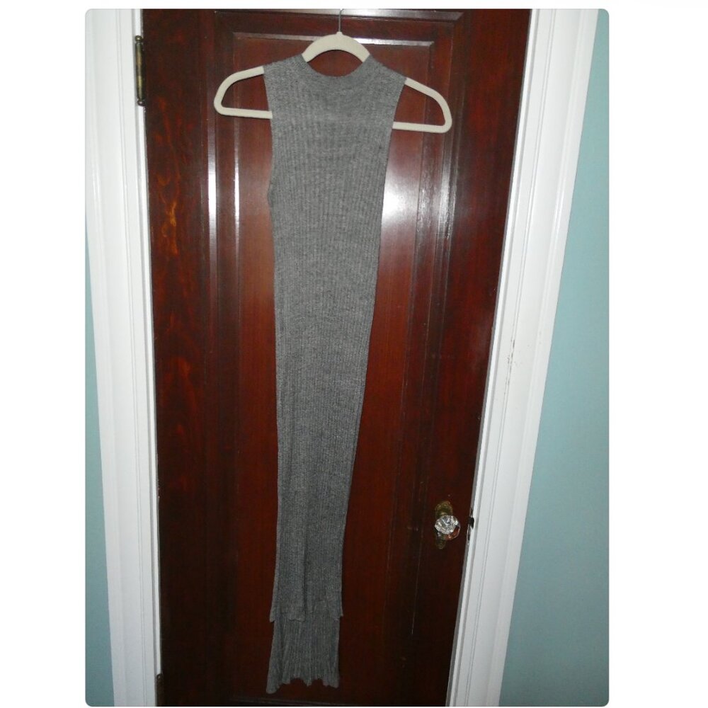 Ribbed Sleeveless Longline Tunic Top | High Side Slits | Gray | Size Small